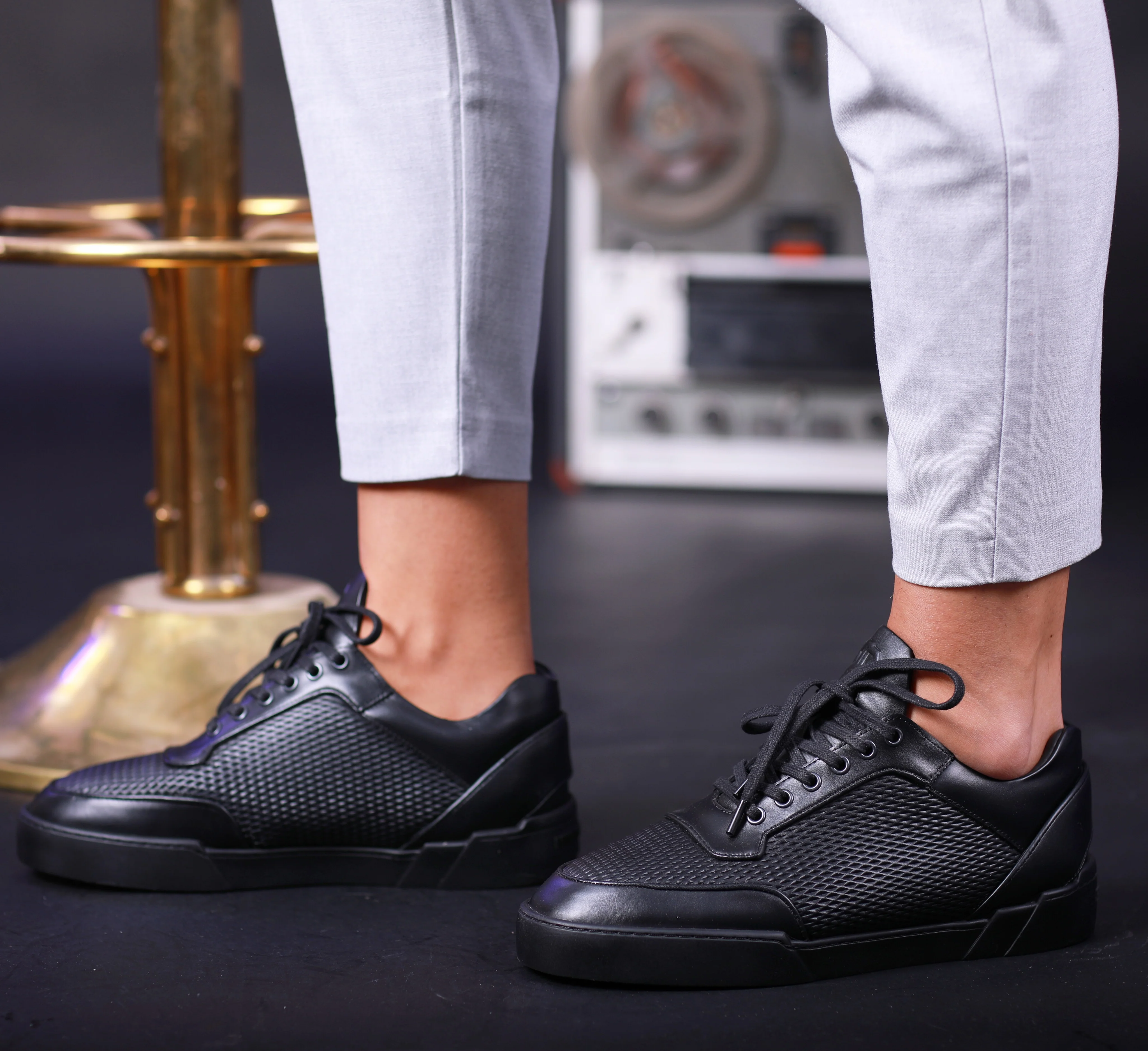 Low-Top ALL BLACK NAPPA - Image 4