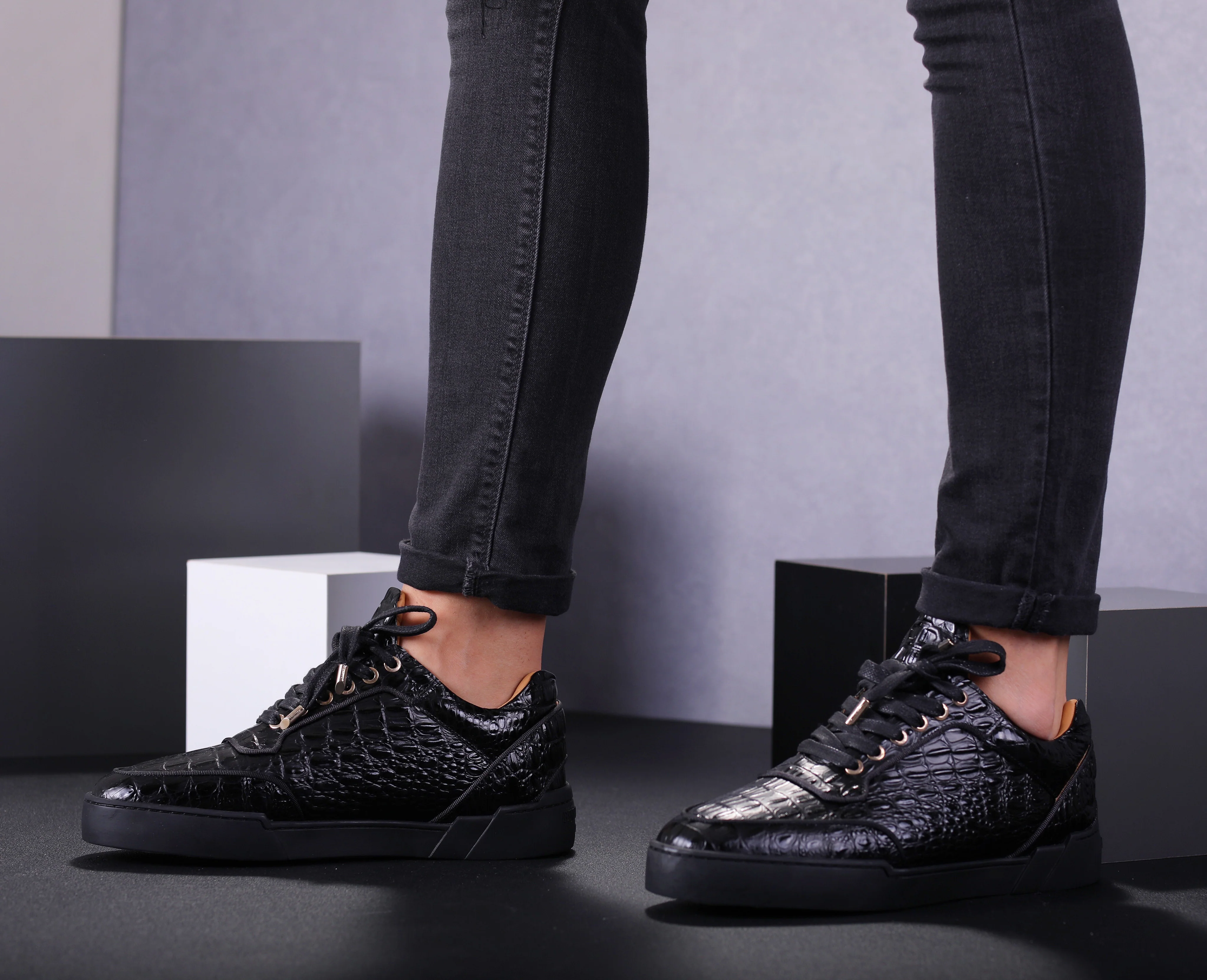 Low-Top ALL BLACK  ALLIGATOR EFFECT - Image 5