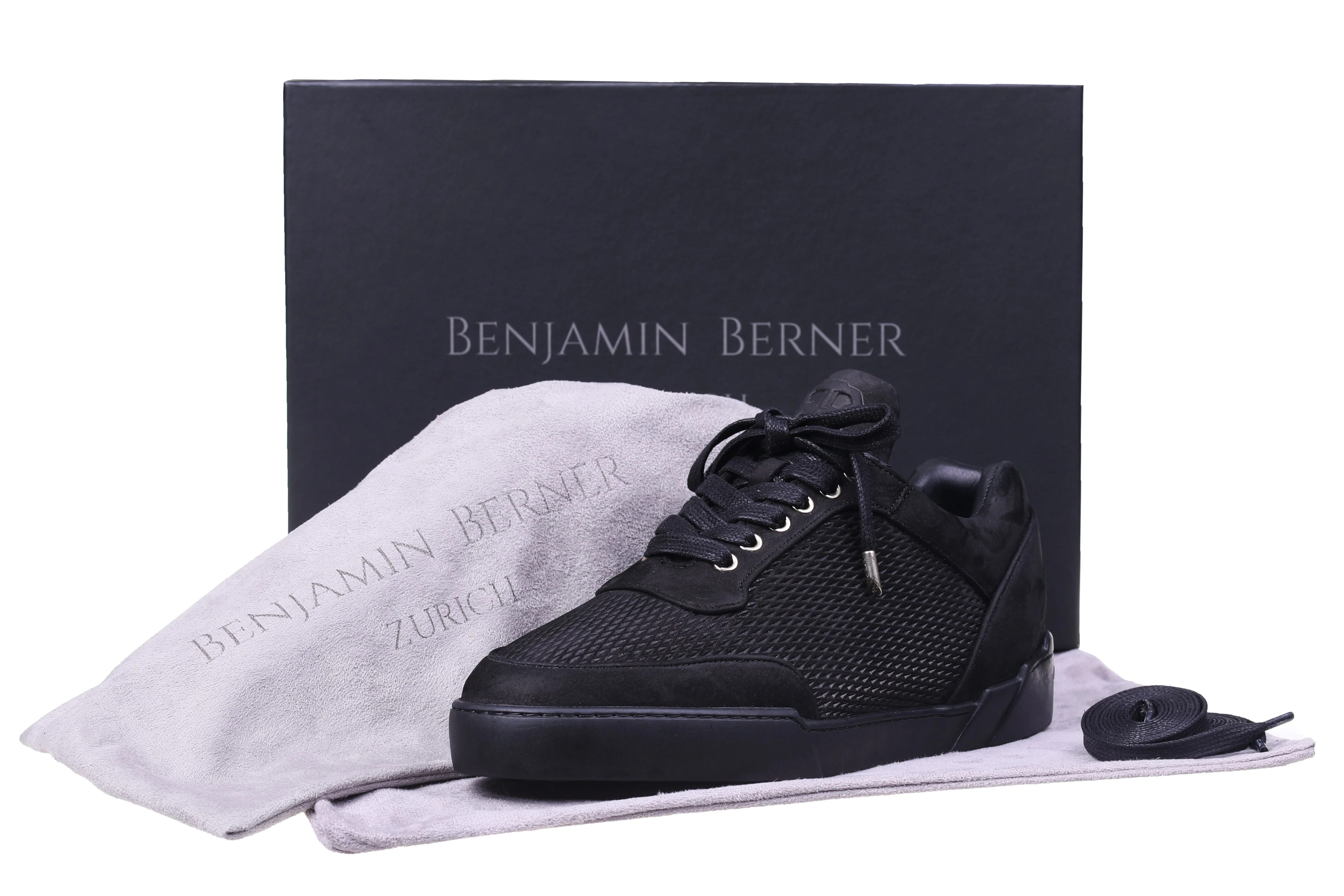 Low-Top ALL BLACK NUBUCK - Image 4