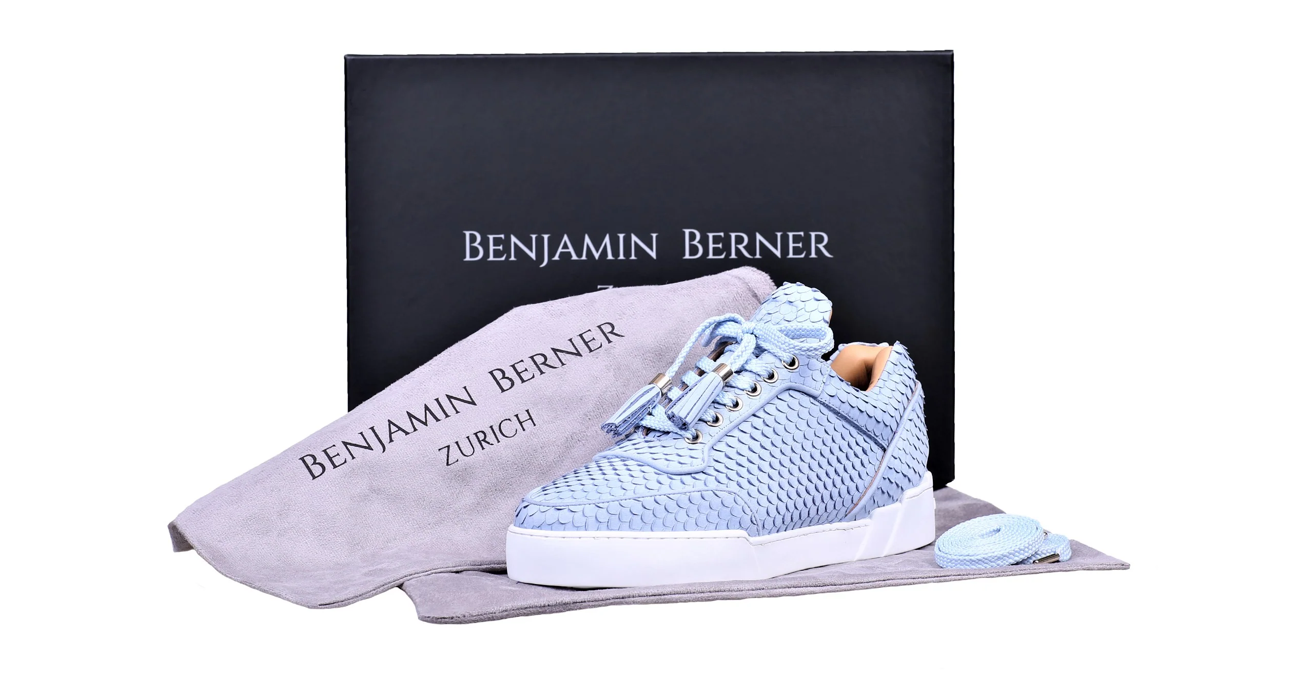 Women's Low-Top SKY BLUE COBRA CUT - Image 4