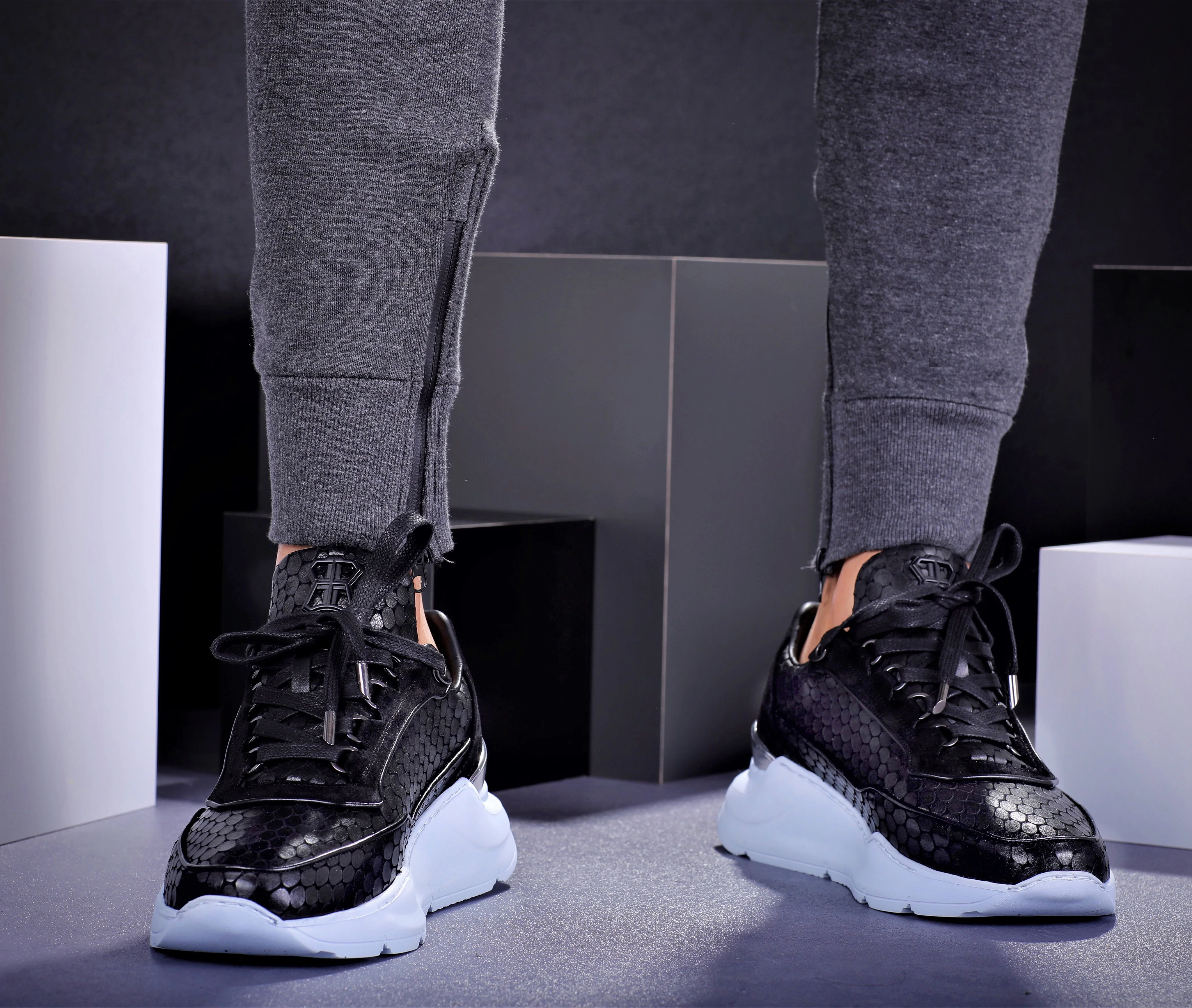 LOW-TOP BNJ HECTOR RUNNER PLASMA CUT NAPPA - Image 5