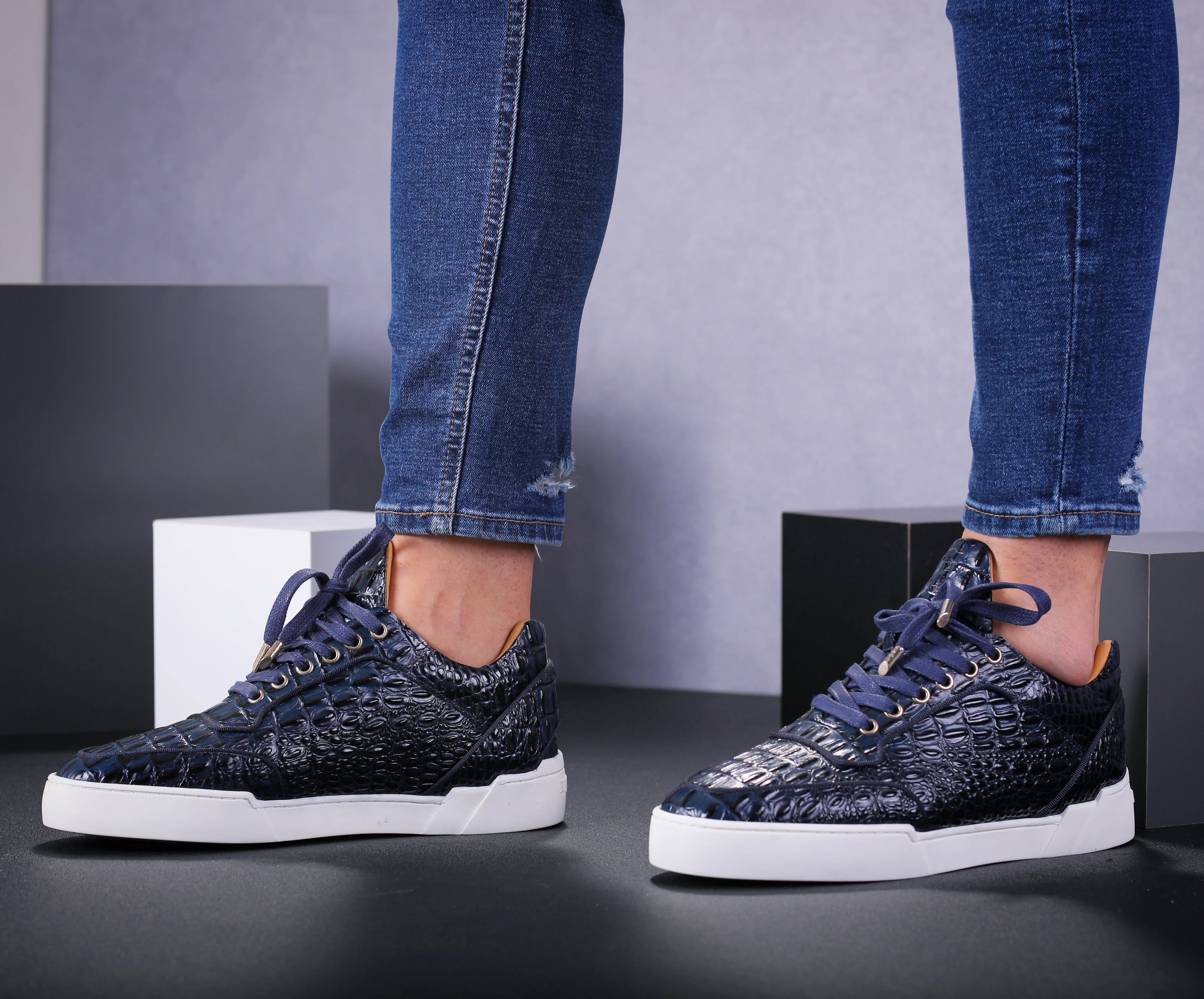 Low-Top NAVY ALLIGATOR EFFECT - Image 5